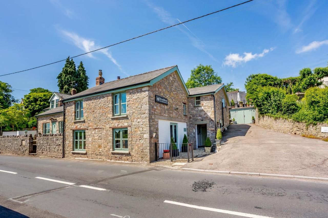 Broadrock Accommodation - Clock Cottage Chepstow Exterior foto