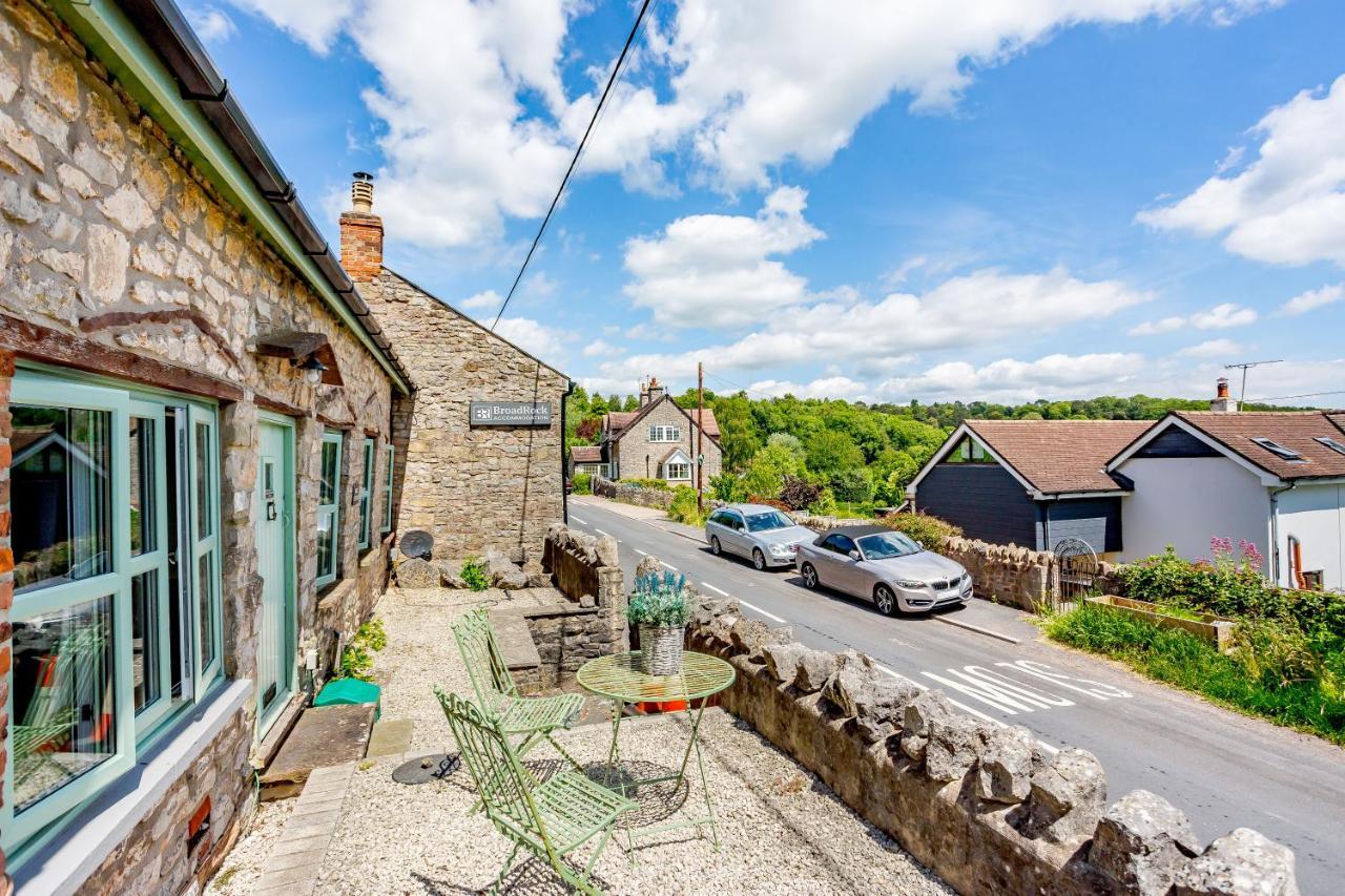 Broadrock Accommodation - Clock Cottage Chepstow Exterior foto