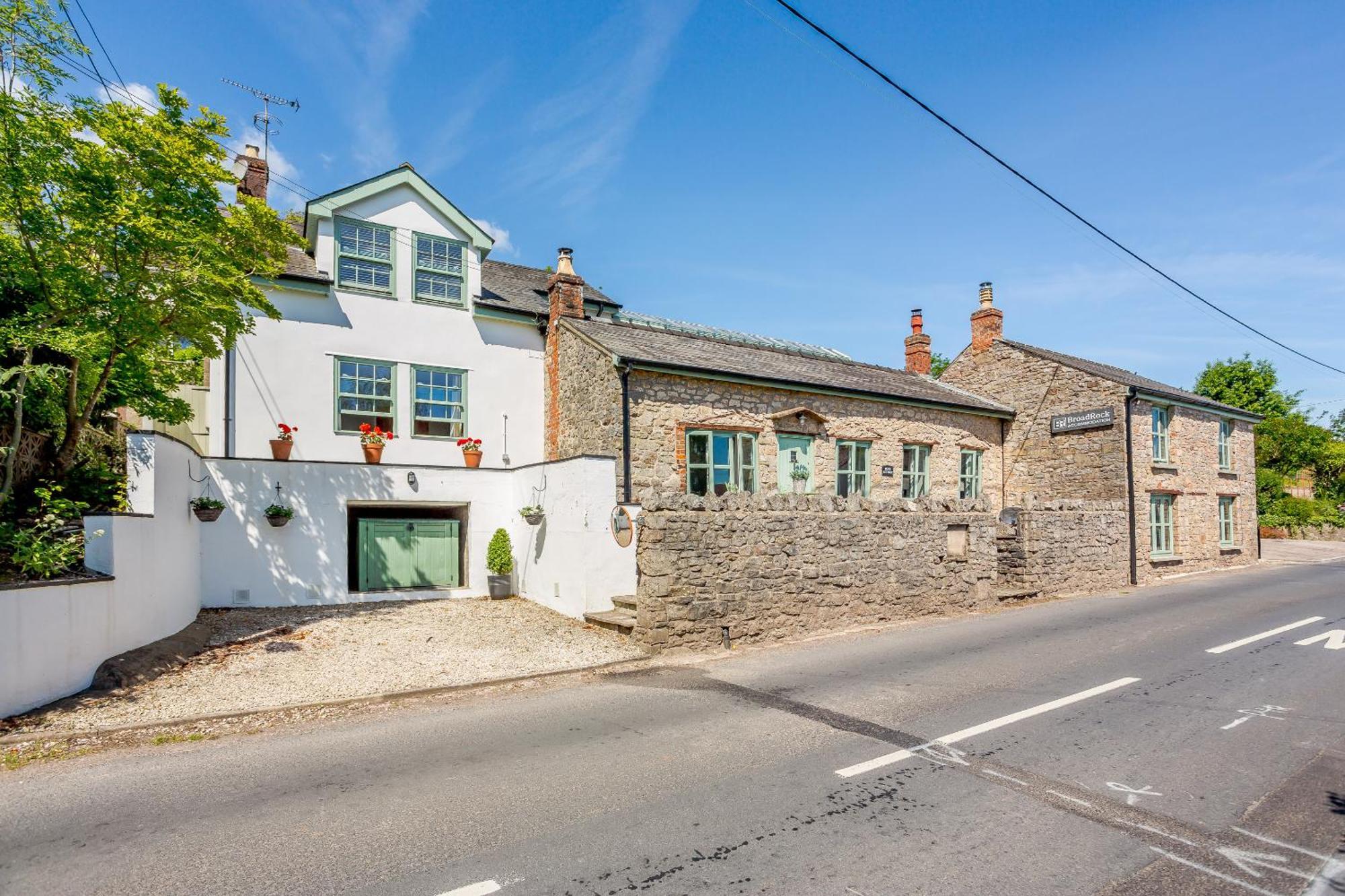 Broadrock Accommodation - Clock Cottage Chepstow Exterior foto